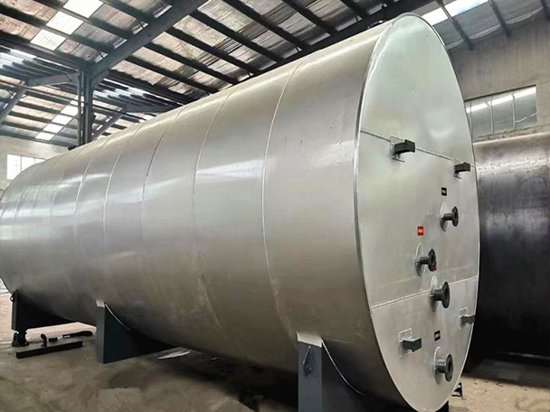 Horizontal asphalt tank