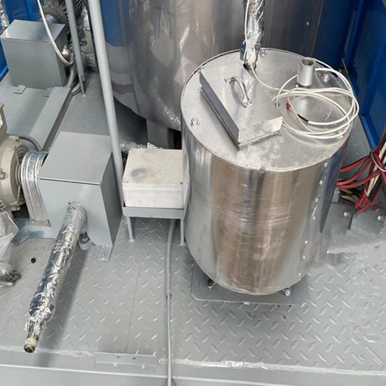 Asphalt foam equipment